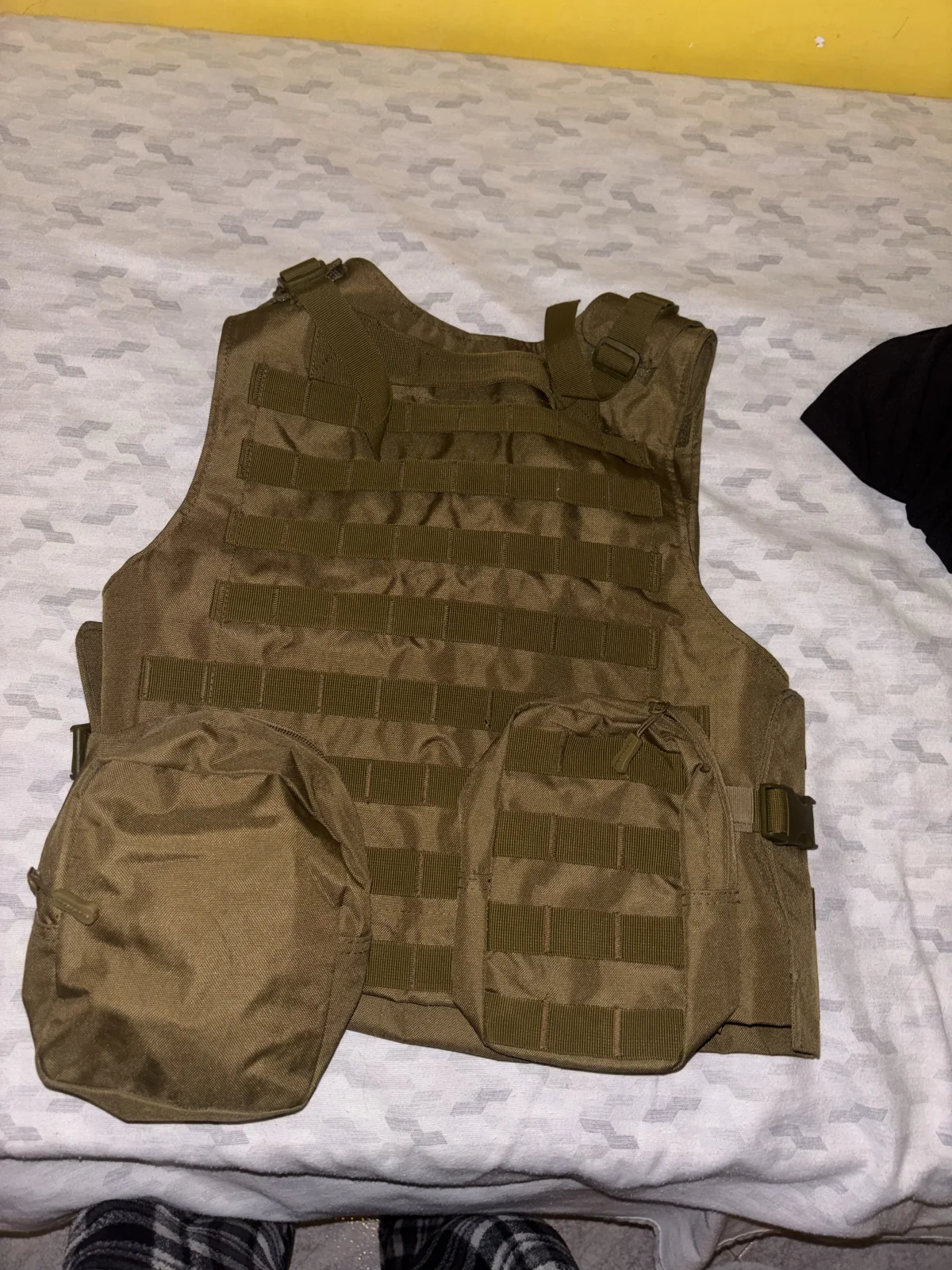 Set Tattico Softair: Elmetto FAST, Gilet MOLLE, Maschera, Guanti