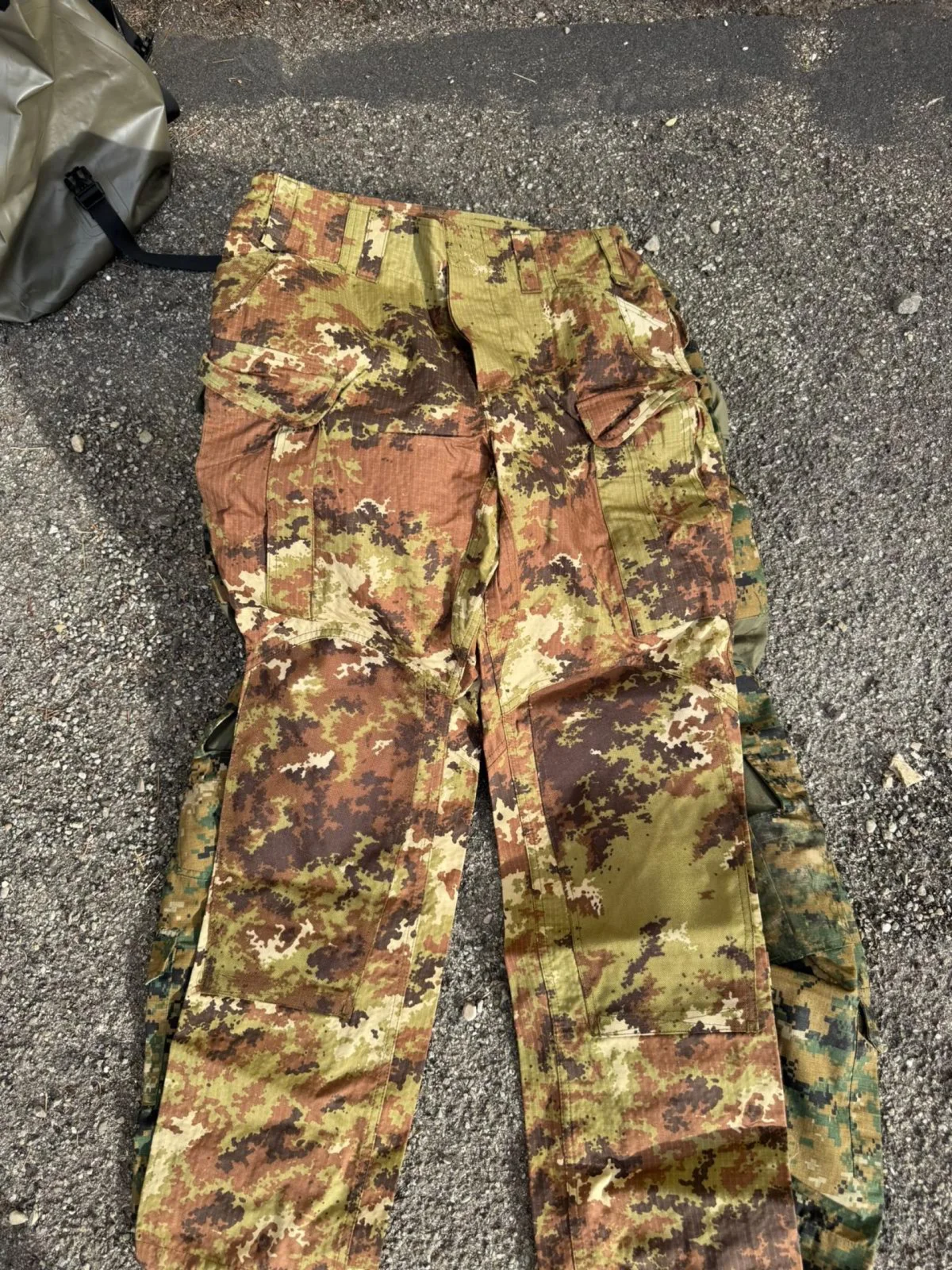 Pantalone mimetico esercito italiano